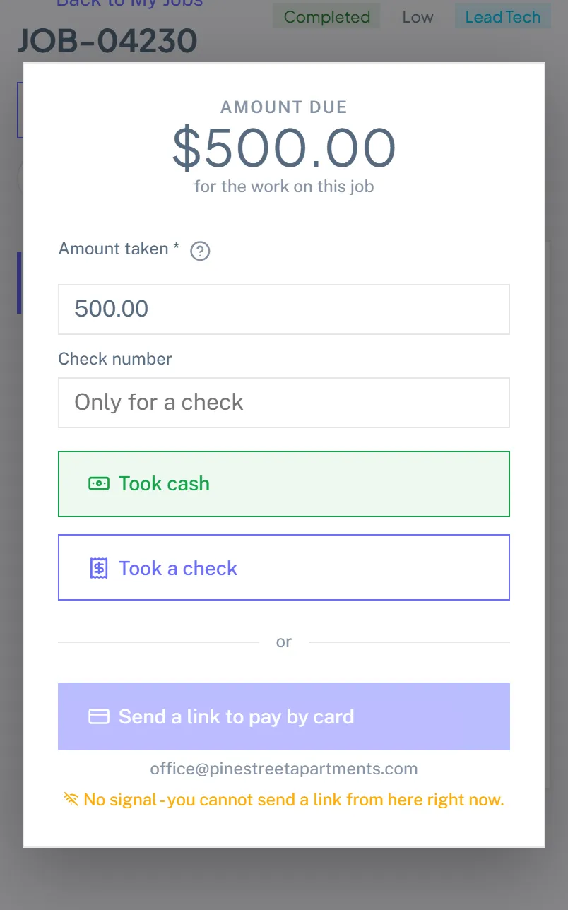 The same collect payment panel with no signal: cash and check buttons still active, the card link button dimmed, and a warning that a link cannot be sent right now